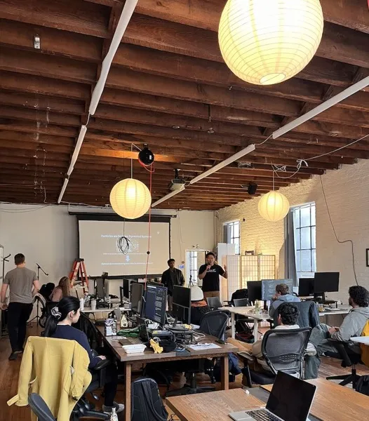 Engineer pitching at startup